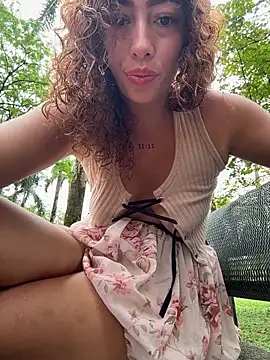 roxyrougee live sex cam