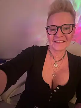 German_Milf live sex cam