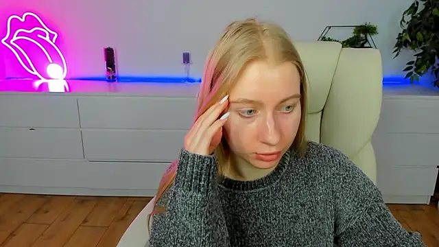 Alina_Blonde's cam snapshot