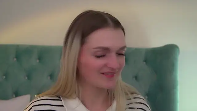 AnnyRaii's cam snapshot