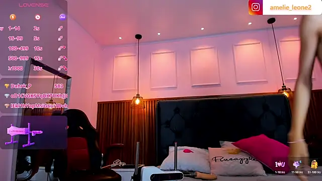AMELIELEONE live sex cam