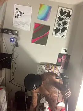 Triggerhappycj100's cam snapshot