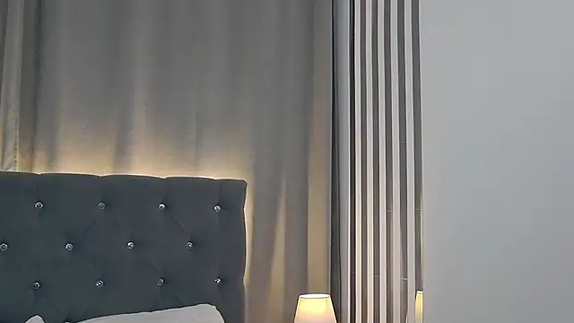 LeilaLow's cam snapshot