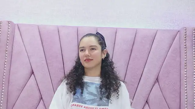 RoxanaAngel's cam snapshot