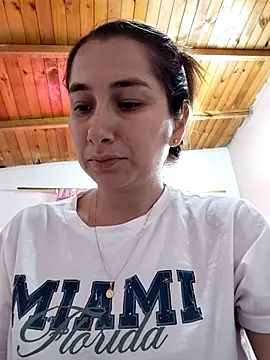 Iris_love18's cam snapshot