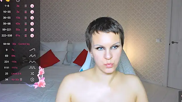 Louisa_Bay's cam snapshot