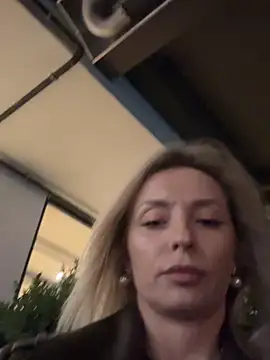 VikaBunny1 live sex cam