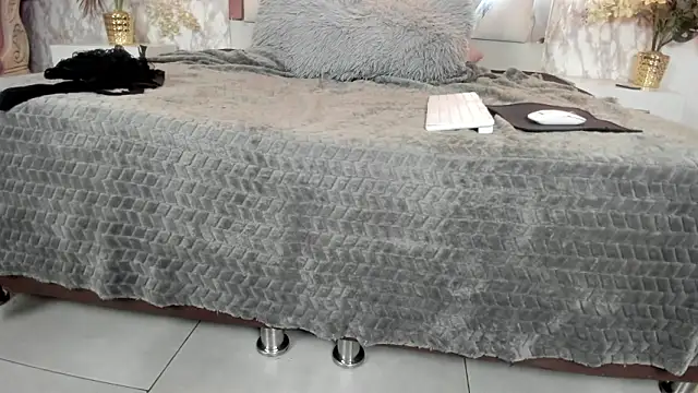 Mysterius_Woman's cam snapshot