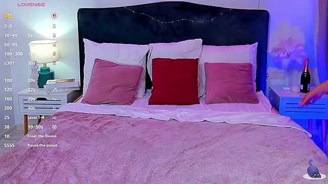 ElzaJons's cam snapshot