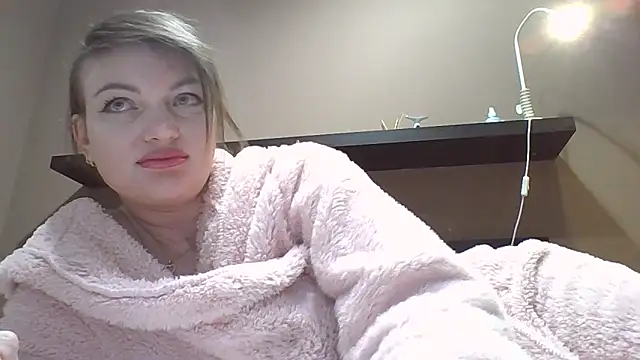 SusanTay's cam snapshot