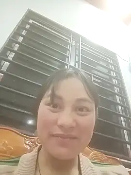 Momo-biki live sex cam