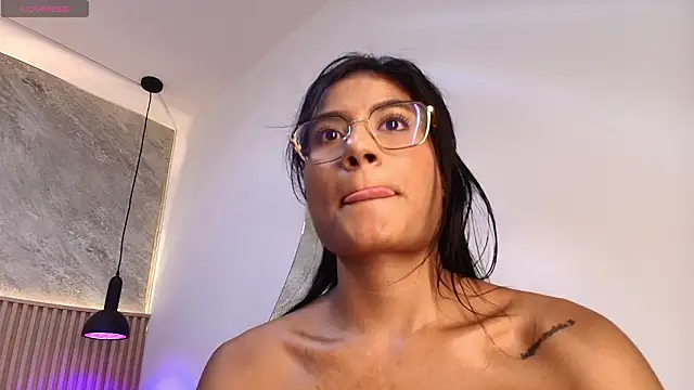 Kendal_Rosse's cam snapshot