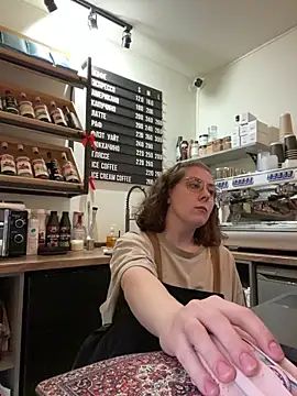 cinnabon_'s cam snapshot