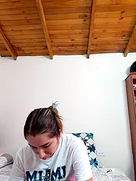 Iris_love18's cam snapshot