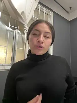 Alyha_Cortes's cam snapshot