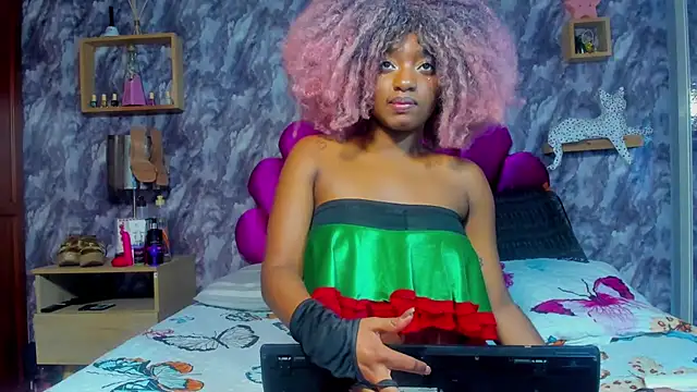 EMMAPARISS's cam snapshot