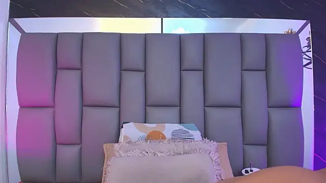 _MiaBrown_'s cam snapshot