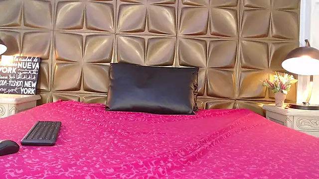 ChannelMoore's cam snapshot