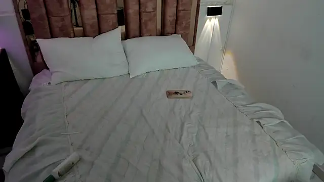 Luna_Soft_'s cam snapshot