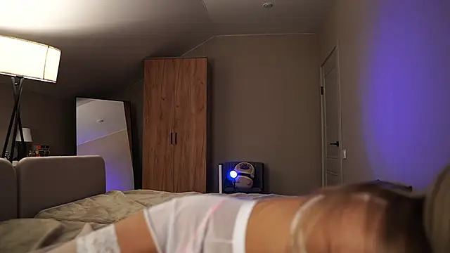 VikkiLustfull's cam snapshot