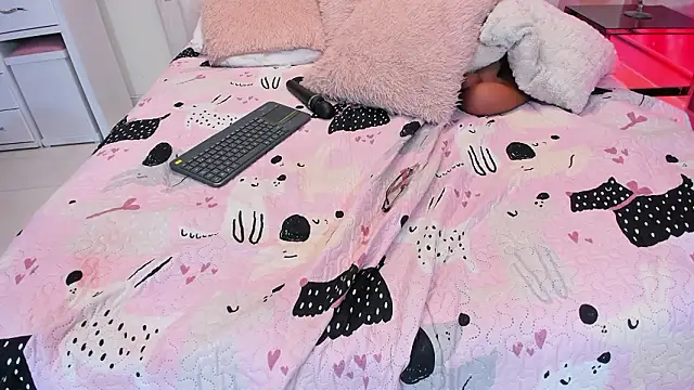 Yelena_mutiz's cam snapshot