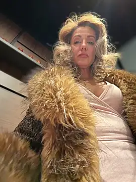 adya-aly's cam snapshot