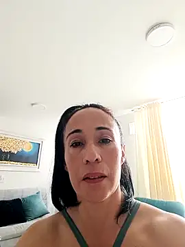 Coeur_de_luxure's cam snapshot