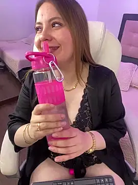 kattee_adams's cam snapshot