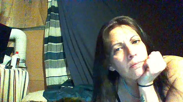 SillyRabbitz's cam snapshot