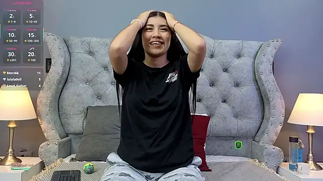 Lili_Opal's cam snapshot