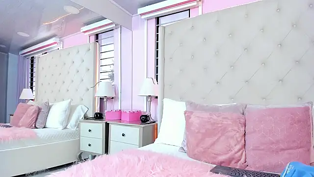 scarlett_leblanc_'s cam snapshot