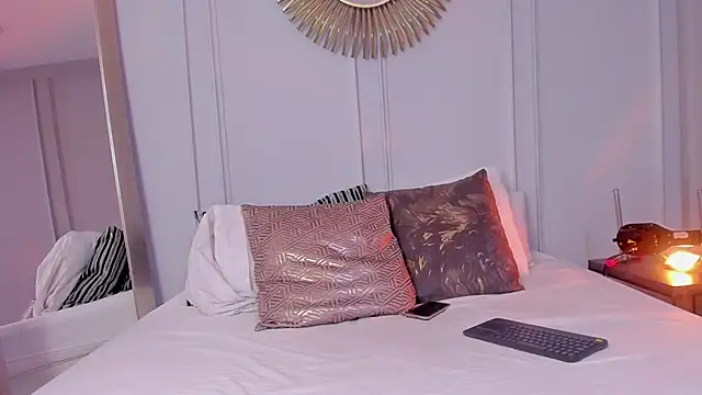 KylieCooperr_'s cam snapshot