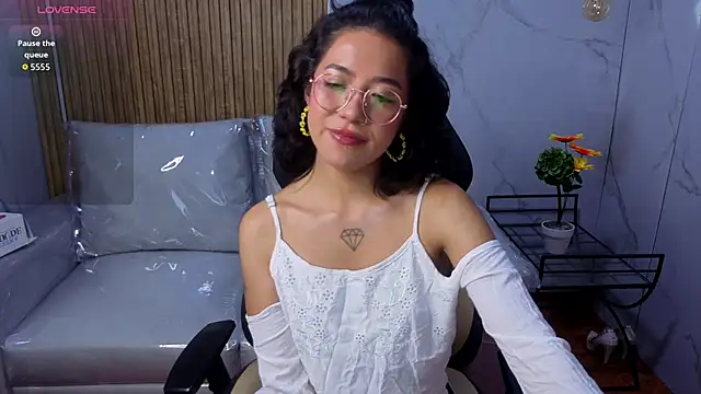 Lynn_turner's cam snapshot