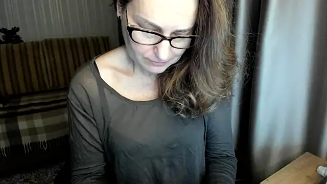 lauraoven's cam snapshot