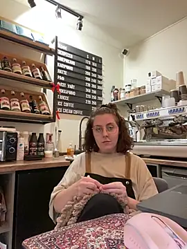 cinnabon_'s cam snapshot