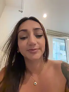 Ninabigtitied's cam snapshot