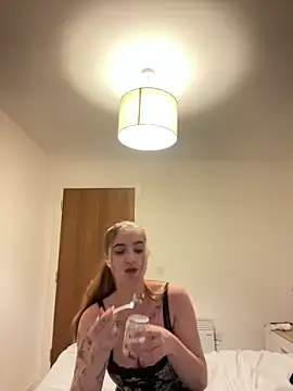 trinitysecretzx's cam snapshot