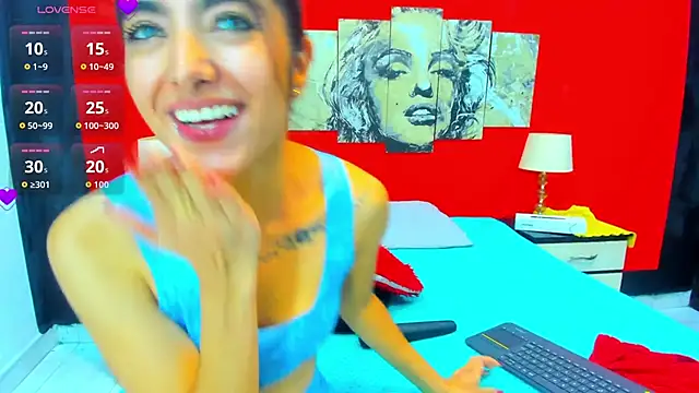 Cora_222's cam snapshot