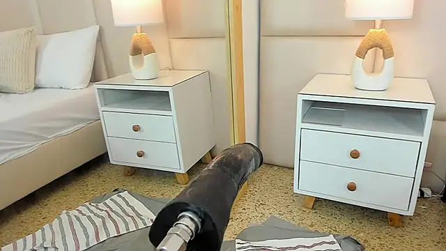 AntoniaRoss_'s cam snapshot