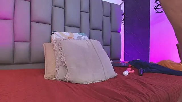 _MiaBrown_'s cam snapshot