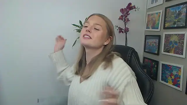 Mysteryerica's cam snapshot