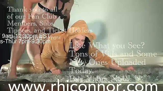 RhiCon live sex cam