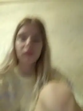 EsterSteele's cam snapshot