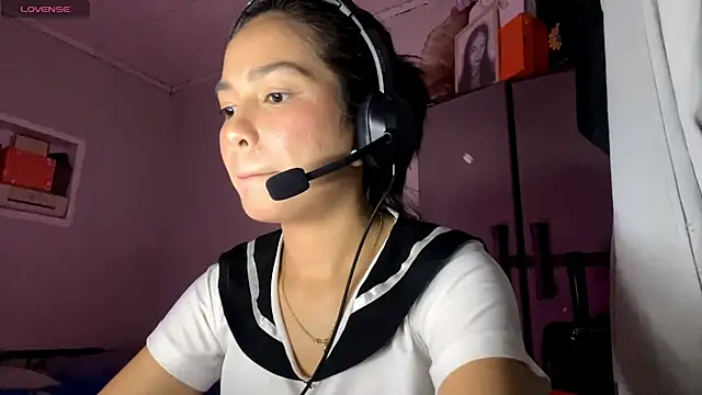 ConstancePorrini's cam snapshot