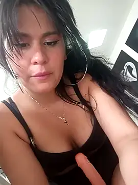 paris_laurens's cam snapshot