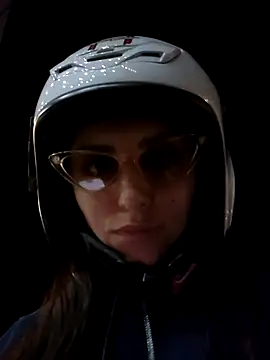 Izabella_Bella live sex cam