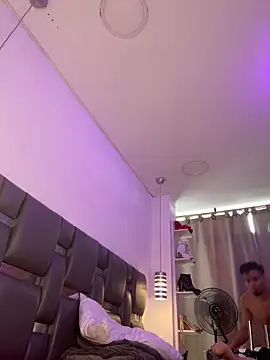 PittAndLunaa's cam snapshot