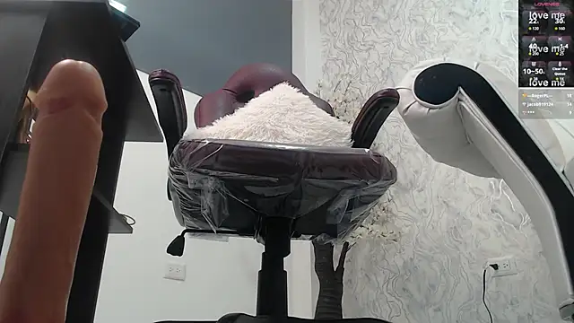 aura_sanders1's cam snapshot