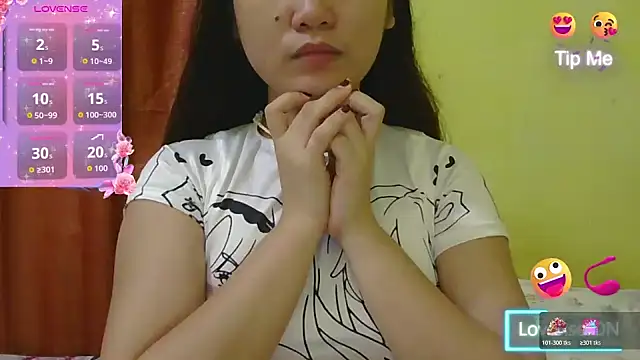 HornyAsian4uxx live sex cam