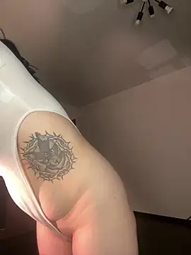 Helena_manok's cam snapshot